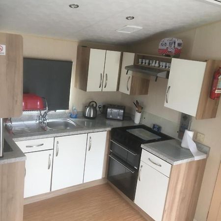 Take Me To The Beach At J&S Caravan Holidays Newquay Bay Resort Saint Columb Minor Exteriör bild