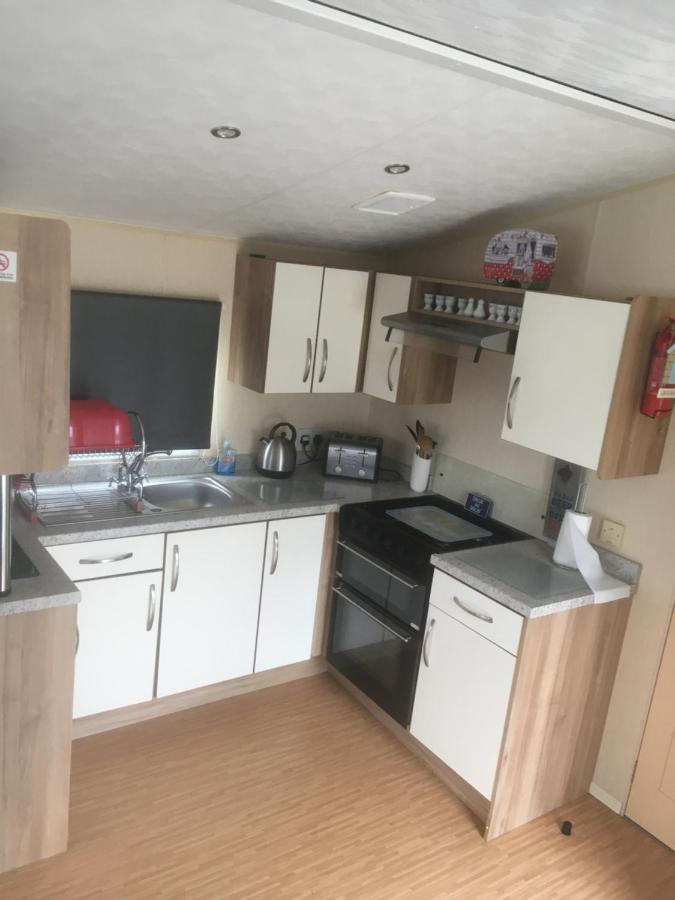 Take Me To The Beach At J&S Caravan Holidays Newquay Bay Resort Saint Columb Minor Exteriör bild
