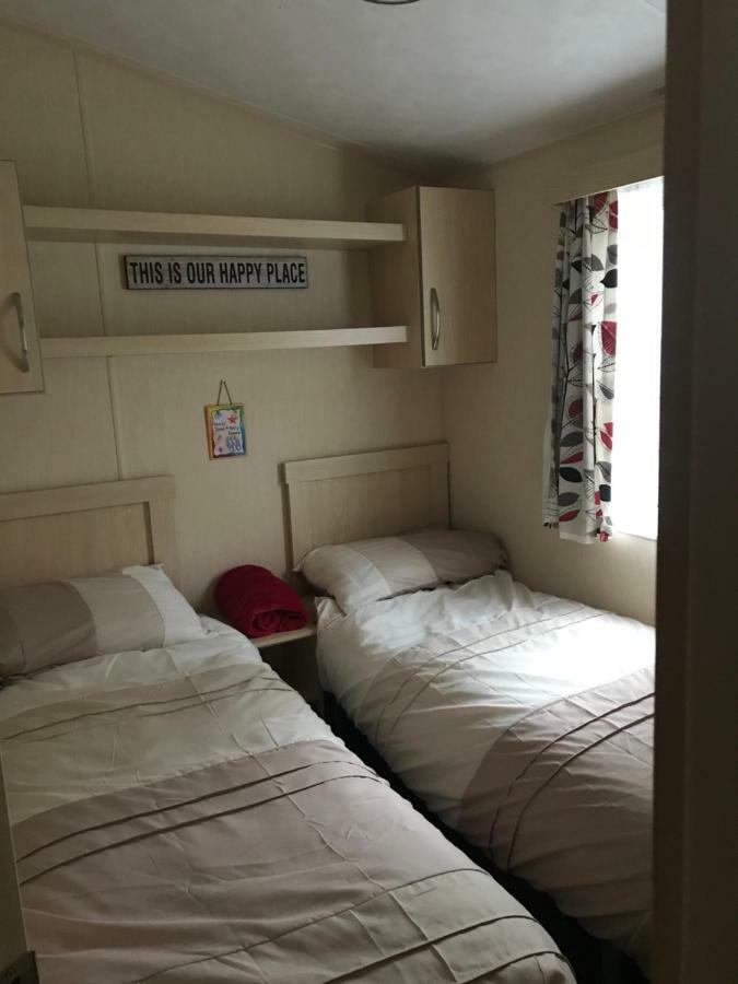 Take Me To The Beach At J&S Caravan Holidays Newquay Bay Resort Saint Columb Minor Exteriör bild